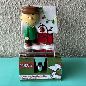 Peanuts Kurt Adler 5-Inch Charlie Brown with Doghouse Stocking Holder New NIB